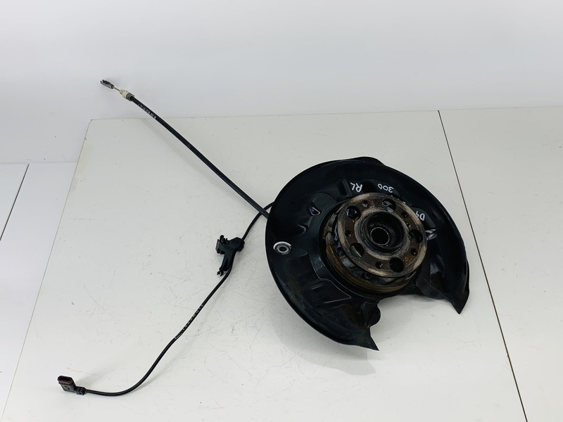 09-11 MERCEDES BENZ SLK300 RWD REAR LEFT SIDE SPINDLE KNUCKLE WHEEL HUB OEM