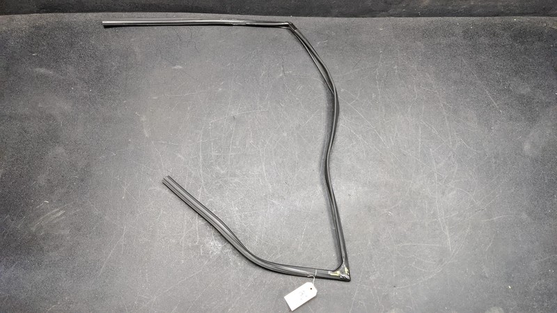 Right Front Glass Weatherstrip Run Channel 80330-6FL0A 2018 Nissan Rogue 17 2019
