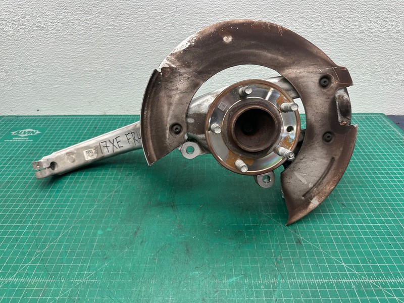 17-19 JAGUAR XE FRONT RIGHT SIDE SPINDLE KNUCKLE W/ HUB OEM