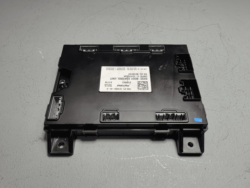 TESLA MODEL S 2017-2020 BODY COMPUTER CONTROL MODULE BCM OEM
