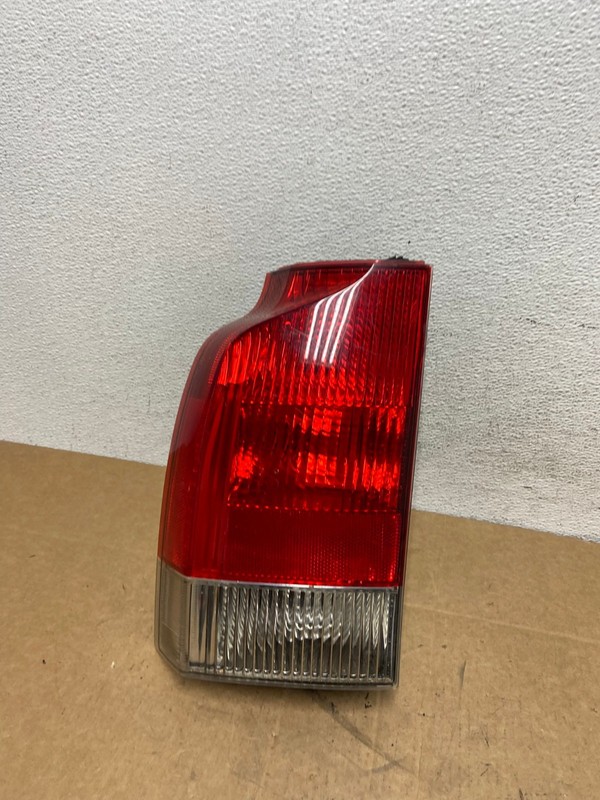 2001 - 2004 Volvo Xc70 V70 Left Driver LH Side Tail Light Oem AD6113 LK