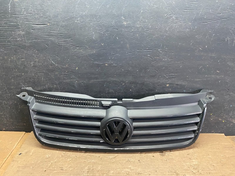 2001 to 2005 Volkswagen Passat Front Upper Grill Grille Oem s5736 DG