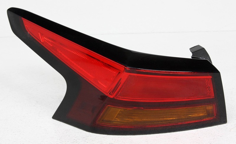 OEM Nissan Altima Left Driver Side Tail Lamp 26555-6CA1A - Lens Crack
