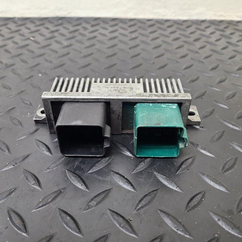 99-10 Ford E450SD Van Golw Plug Control Module OEM 1828565C1