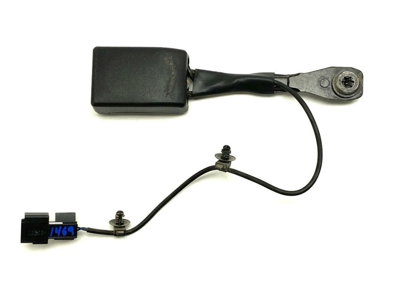 Right Passenger Front Seat Belt Buckle Black Fits 2013-2017 Buick Encore 84281