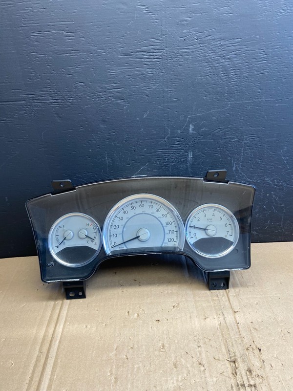 2008 Chrysler Aspen Speedometer Cluster Gauge ab8920 DG