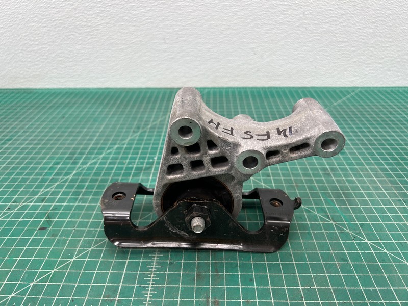 13-19 FIAT 500 FWD TRANSMISSION MOUNT BRACKET OEM