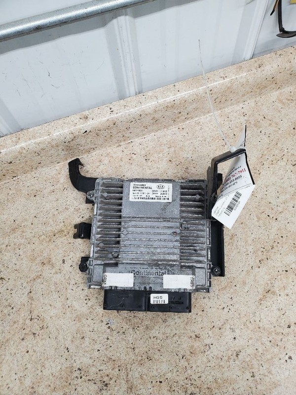 Engine ECM Electronic Control Module 2.4L FWD Fits 14-15 SORENTO 305024