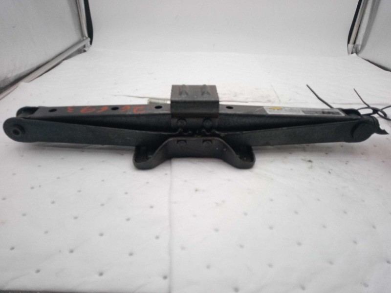 2007 Acura MDX Floor Jack 2930014 Used 204K Miles Non-Interchange Item