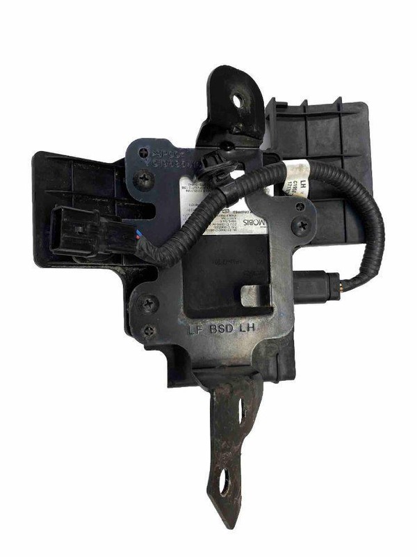 Hyundai Sonata blind spot alert 18 19 left side OEM 95811C1500 with bracket
