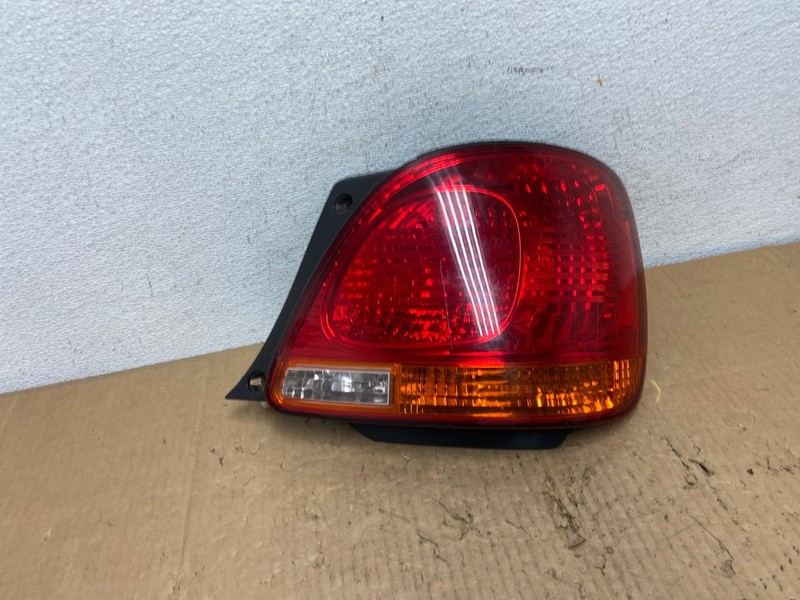 2001 - 2005 Lexus Gs300 Gs400 Gs430 Right Passenger Tail Light Oem AD2383 LK