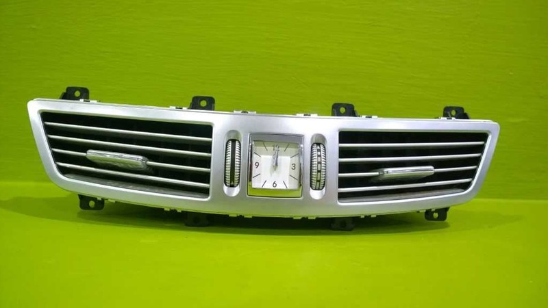 07 08 09 S550 DASH CLOCK AC AIR VENTS OEM 3572-4