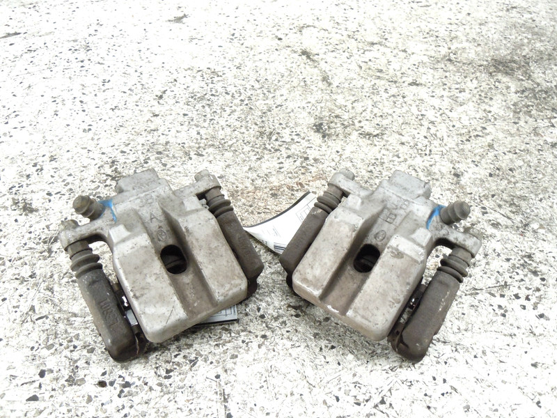 2013-2018 Toyota Avalon Rear Brake Caliper Pair Left Right OEM