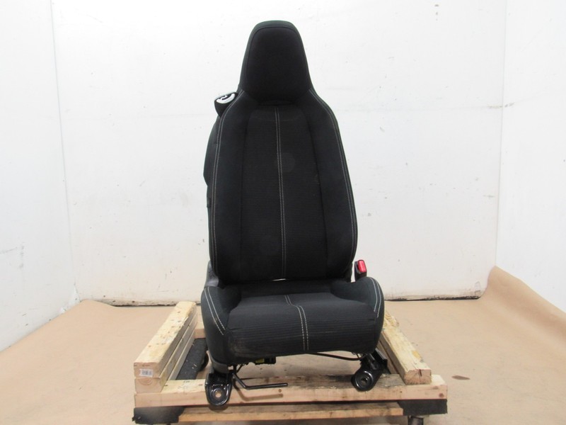 Fiat 124 Spider 2018 Front Right Seat Upper Lower Cushion Assembly 15-20 |