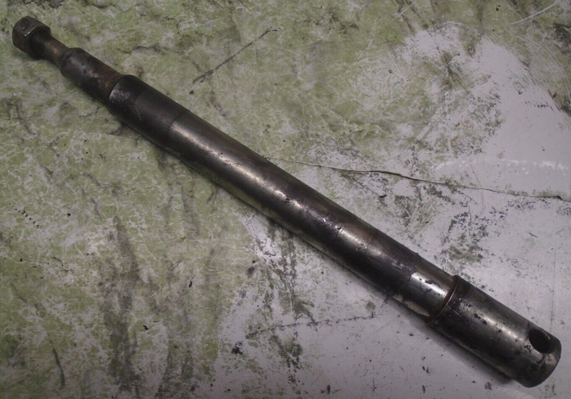 2004 Harley Davidson FLHR1 Road King Front Axle Bolt Shaft Nut Wheel Rim 2003 04