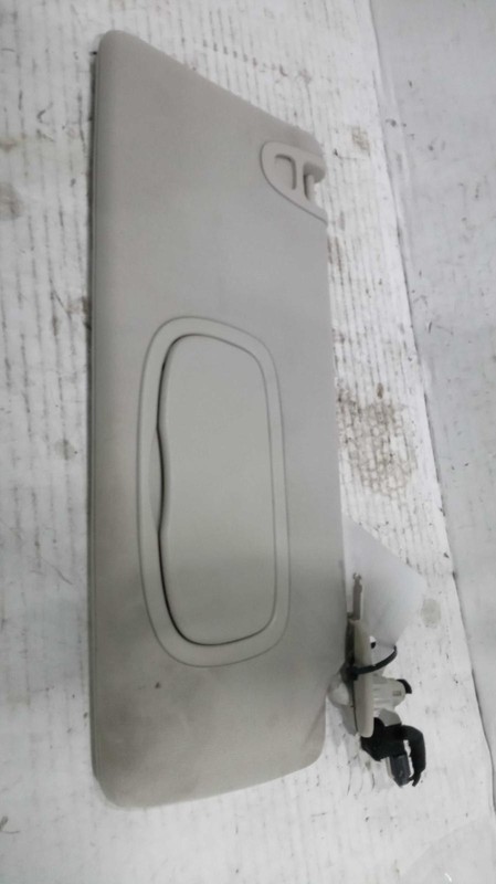 2016 Jeep Cherokee Green Right Sun Visor OEM Used 76000 Miles 85121