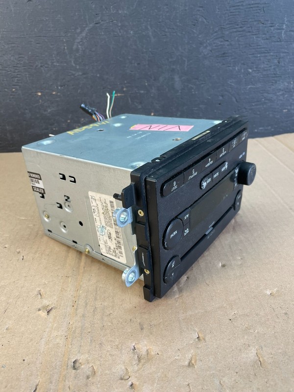 2005 to 2007 Ford Five Hundred Montego Radio CD Player OEM AD5941 DG