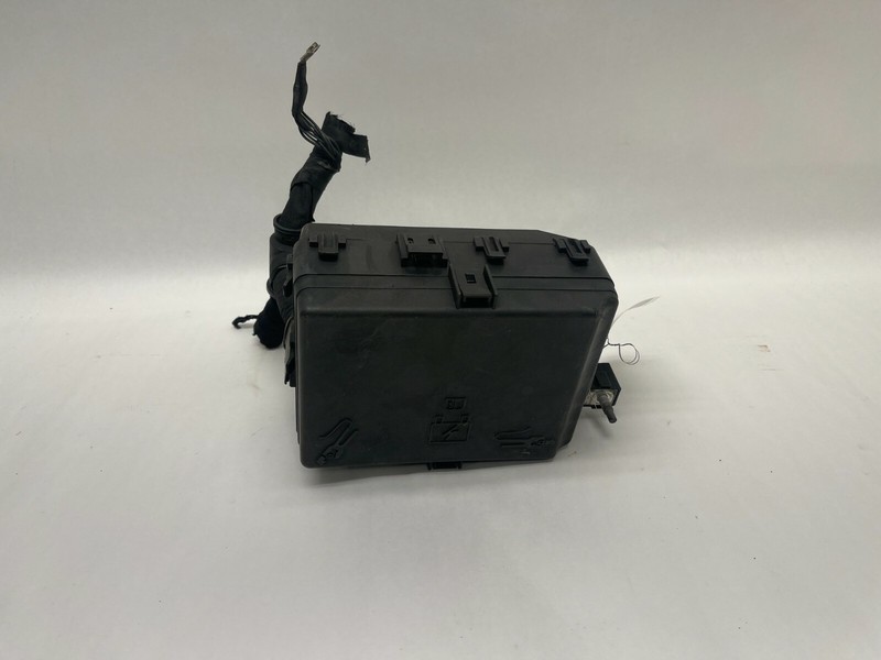 14-17 MASERATI GHIBLI 3.0L V6 ENGINE FUSE BOX RELAY CUT-OFF OEM