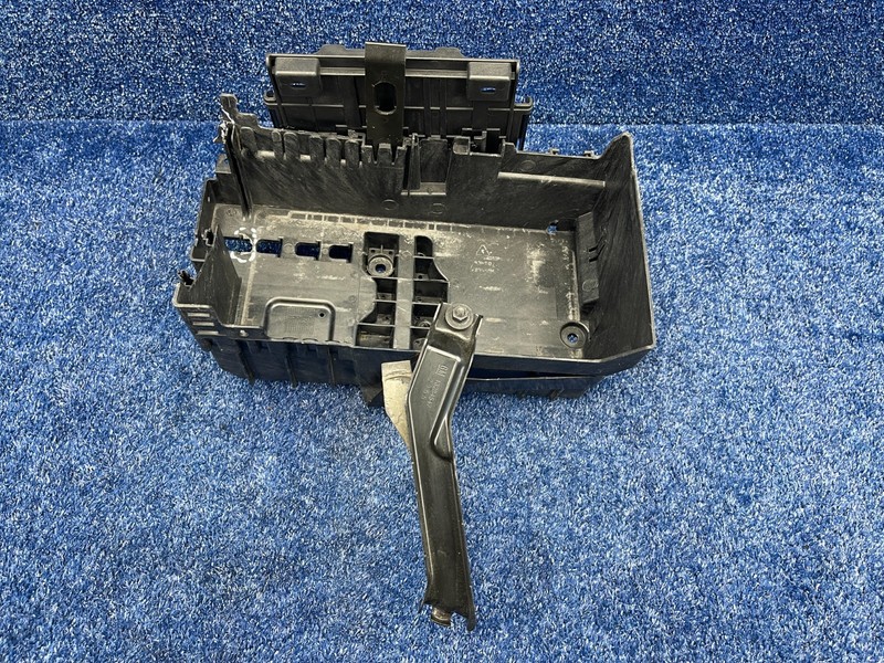 2016–2019 Buick Cascada Battery Tray Mounting Bracket Holder 1.6L OEM 13308434