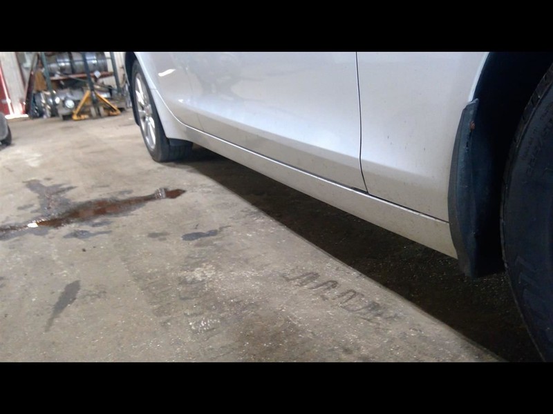 XE 2017-2019 Right Rocker Panel Moulding 1633052