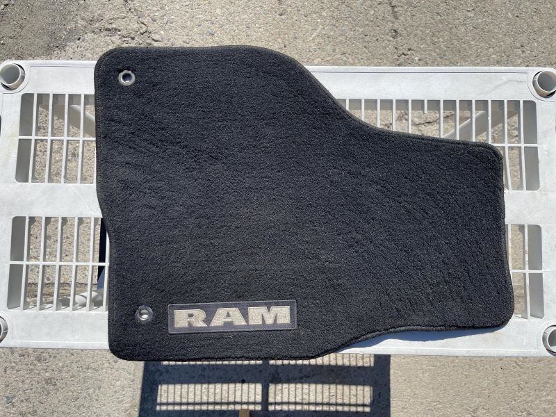 2018 DODGE RAM 1500 FLOOR MATS COMPLETE SET OF 4 BLACK 49059