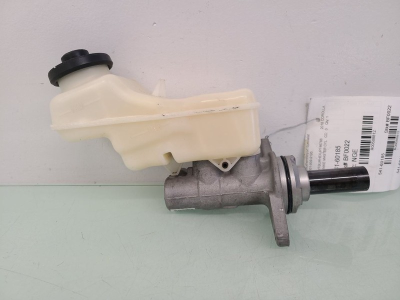 Brake Master Cylinder Sedan Fits 14-19 COROLLA 588812