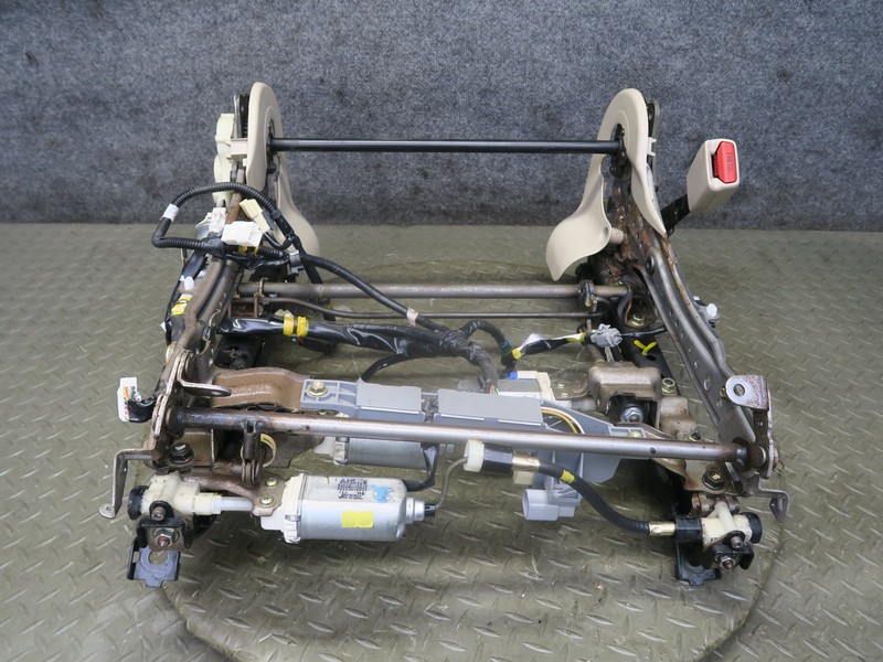 2003-2007 LEXUS LX470 FRONT RIGHT PASSENGER SIDE LOWER SEAT TRACK FRAME W/ MOTOR