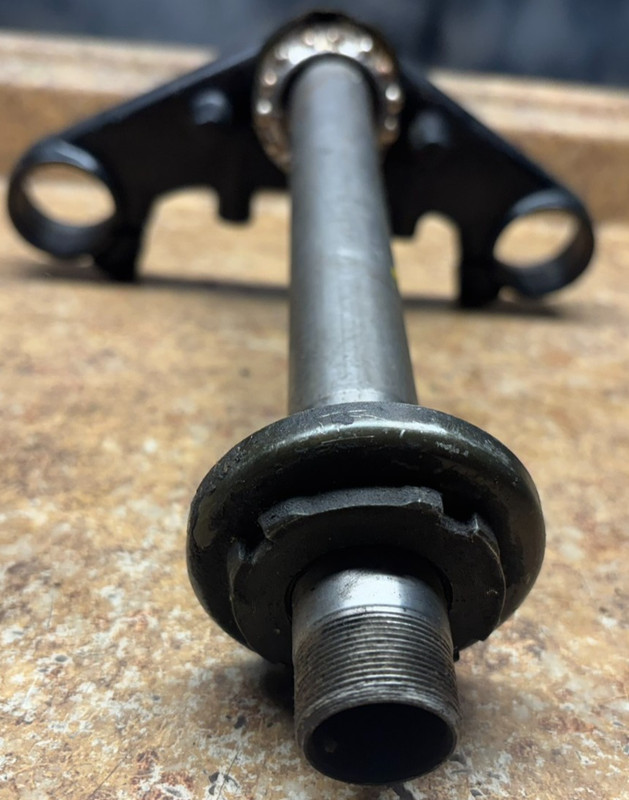 1983 84 Honda Sabre VF700 VF 700 Triple Tree Fork Lower Clamp Bottom B2 1984