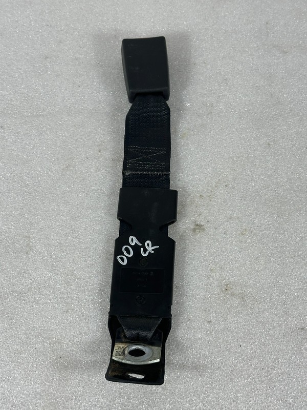 2010-2012 OEM DODGE RAM 1500 2500 REAR SECOND ROW LEFT CENTER SEAT BELT BUCKLE
