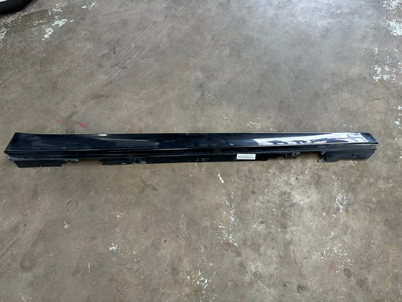 12-19 BMW F30 F31 RIGHT SKIRT ROCKER PANEL COVER MOLDING Black 475 OEM