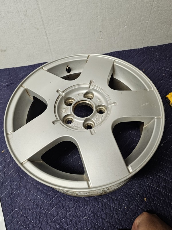 1999 - 2002 VOLKSWAGEN JETTA GLS Wheel Rim 16" 16x6 1/2 5 Spoke Alloy Aluminum Q