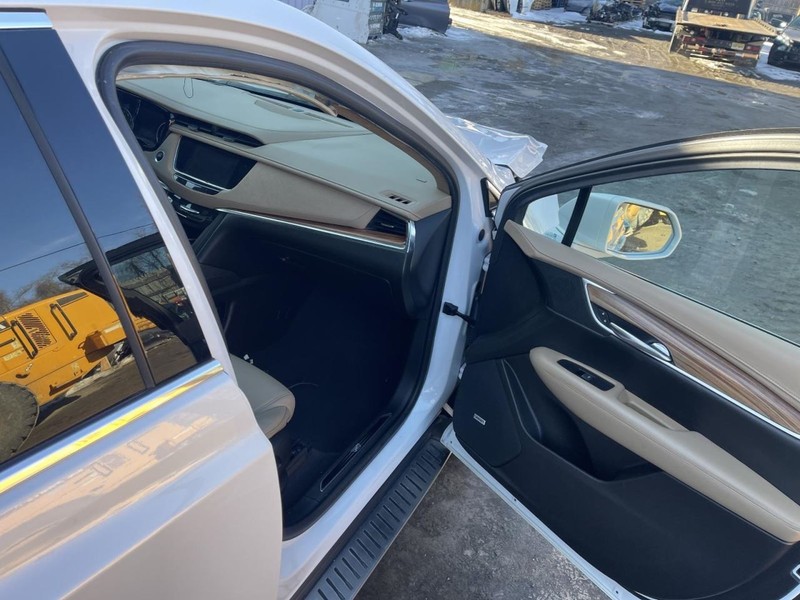 2017-23 CADILLAC XT5 RIGHT A-PILLAR WHITE PC:G1W 3.6L AT AWD 93K PLATINUM 64678