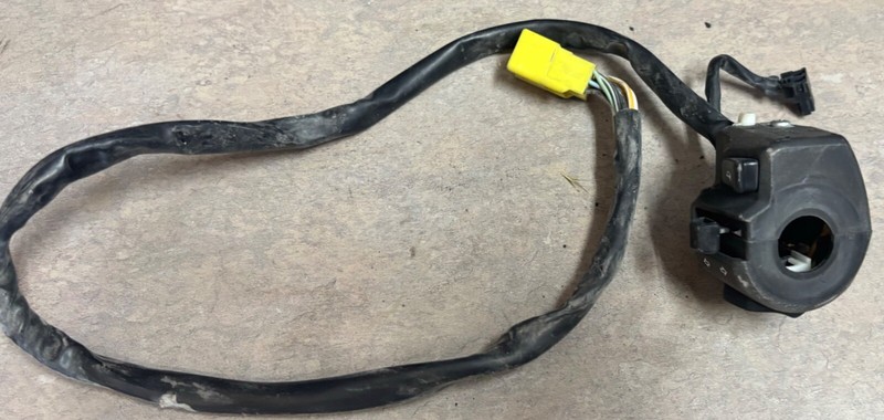 2002 Suzuki GSX750 GSX 750 Katana Left Switches Controls Horn Turn Signal Light