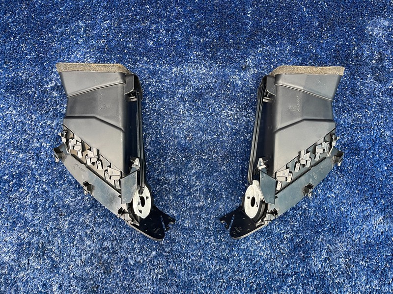 2016–2019 BUICK CASCADA FRONT CENTER AIR VENTS SET FLC FRC OEM 13300564 13300574