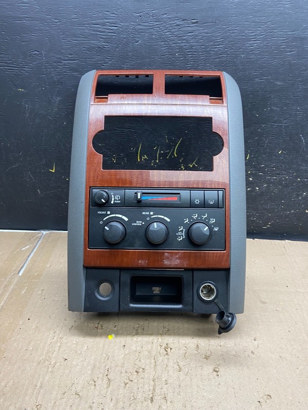 2005-2009 Dodge Durango Heat AC Climate Temp Control Radio Bezel AB5515 DG