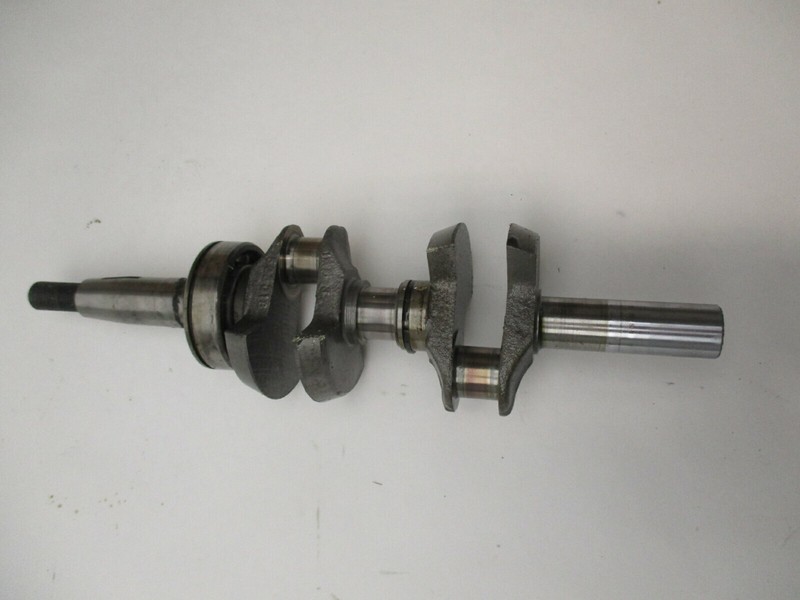 F2A525018 Chrysler Outboard Crankshaft Assembly 7.5 HP 1979