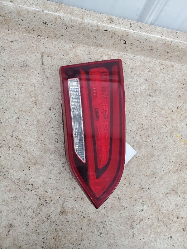 Driver Tail Light SWB Sport Incandescent Fits 17-18 SANTA FE 307194