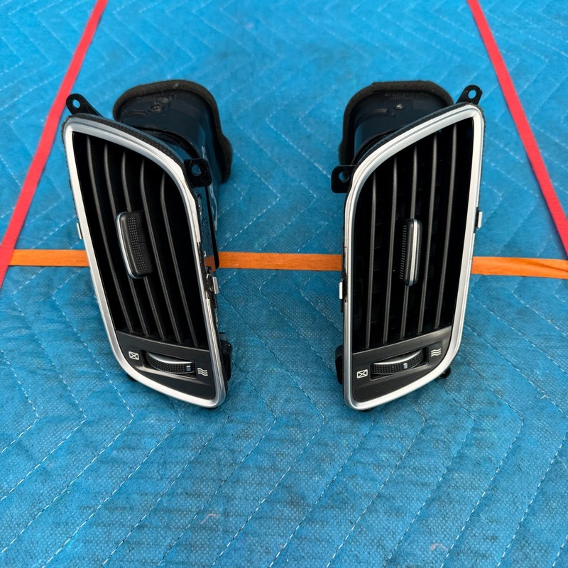 2011–2013 Hyundai Equus Center Dash Air Vent Ducts Left and Right OEM