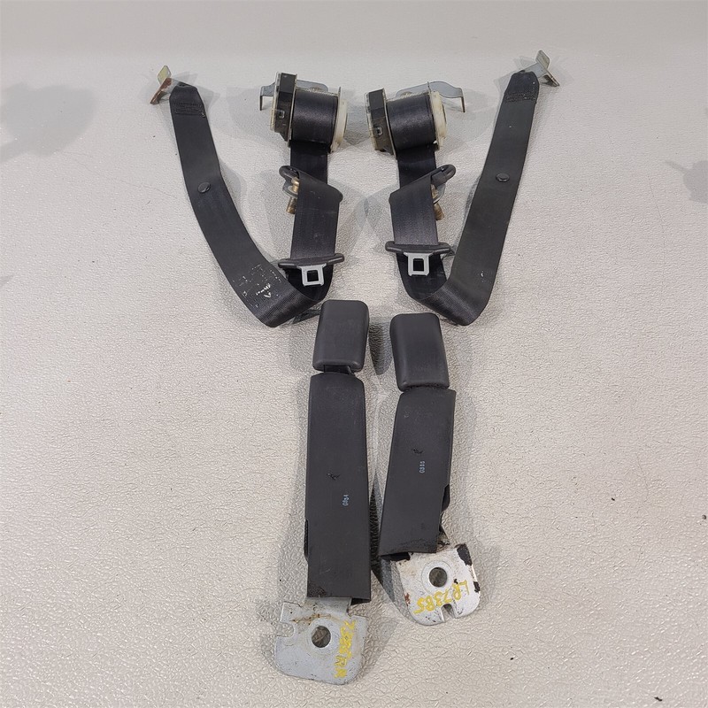 99-04 Mustang Gt Coupe Rear Seat Belt Retractors & Latches Lh Rh Set Aa7385