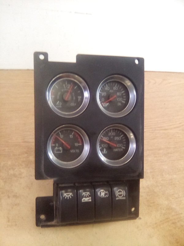 Kenworth W900 S64-1194-140 Gauge Switch Panel