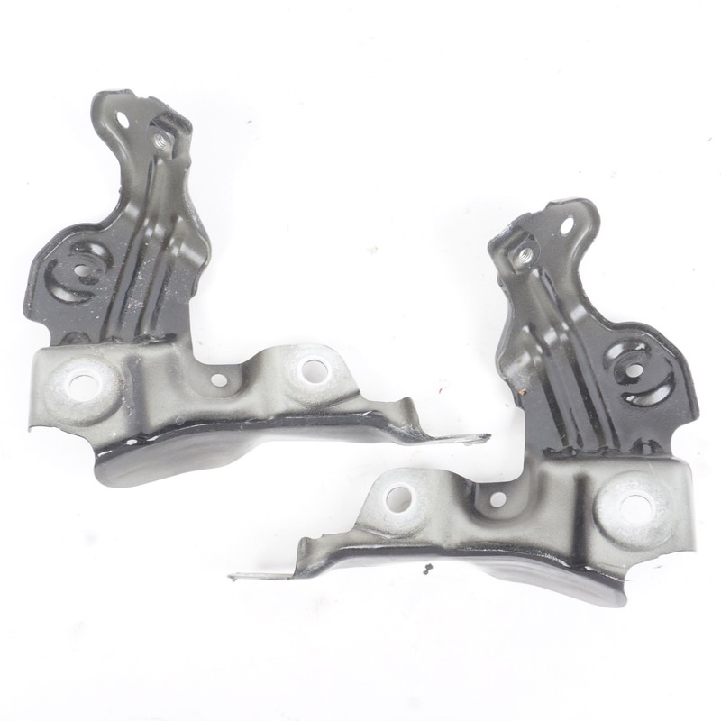 2021 - 2024 BMW 228i Left And Right Fender Bracket OEM
