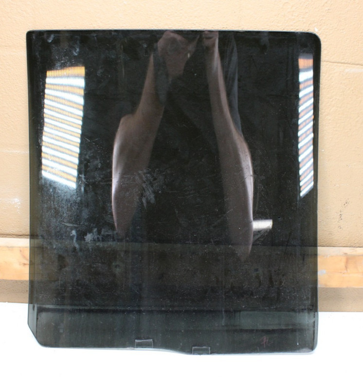 2007 - 2014 LINCOLN NAVIGATOR REAR LEFT DRIVER SIDE DOOR WINDOW GLASS OEM
