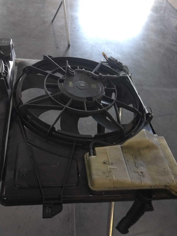 2012 KIA Forte Engine Cooling Fan Motor OEM 2.4L Red 139K Miles NJ25-23994