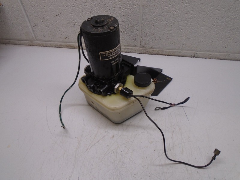 P2 F695541 Mercury Force L-Drive 85-125 Hp Trim Tilt Pump 1989-90