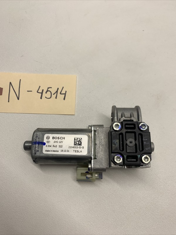 20-22 Tesla Y FRONT RH SEAT ADJUST ADJUSTER MOTOR 1104003-00-b N-4514 B25