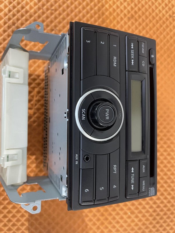 09-14 Nissan 370Z AM-FM-stereo CD Tested Oem