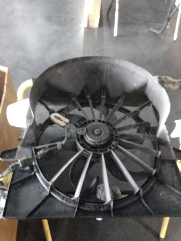 2006 Jeep Commander Engine Cooling Fan Motor OEM 05143208AA 181K Miles Black