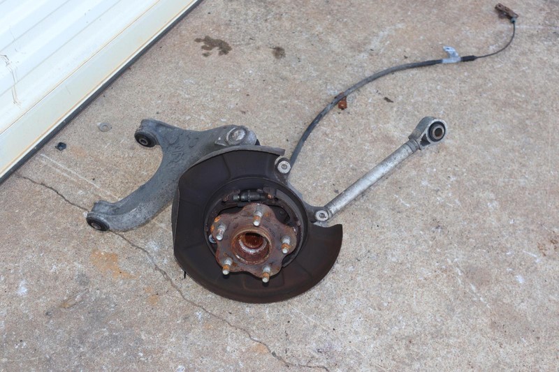 2002-2004 INFINITI Q45 REAR RIGHT SIDE SPINDLE KNUCKLE HUB W/ CONTROL ARMS OEM