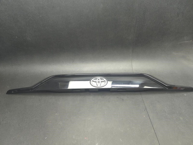 Trunk Liftgate Upper Molding 2023 Toyota RAV4 76801-0R904 2019 2020 2021 - 2025
