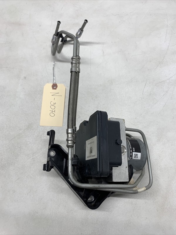 2020-22 TESLA MODEL Y 3 ABS PUMP BRAKE MODULE with Bracket1044745-00 3070 U20